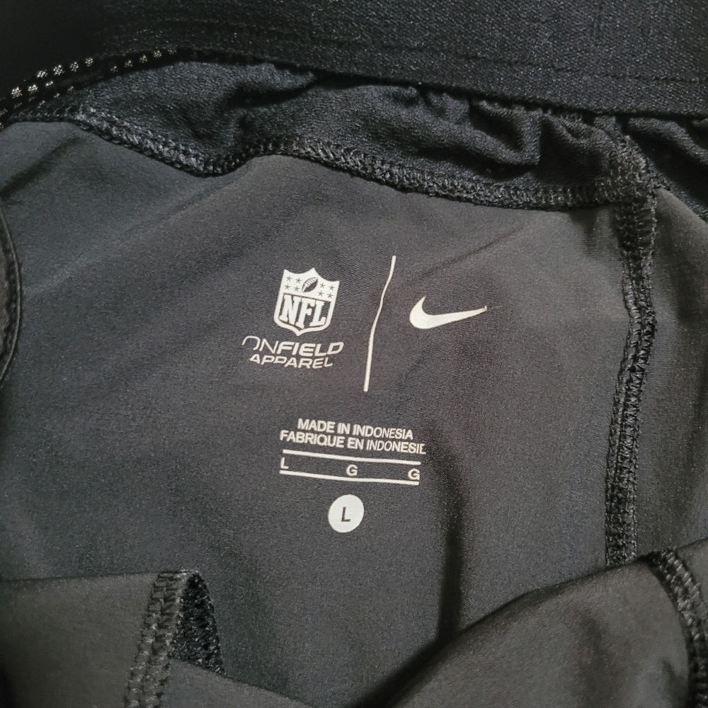 Men Size Large Nike On Field Jacksonville Jaguars NFL Athletic Shorts Black - Picture 3 of 9